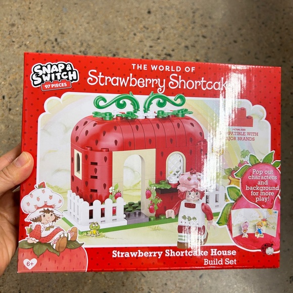 NWT Strawberry Shortcake House Building Set - Picture 1 of 2